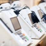 São Paulo inicia preparação de 114 mil urnas eletrônicas para o segundo turno de 2026