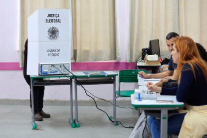 TRE-SP confirma adoção do novo horário de votação após decisão do ministro Cristiano Zanin