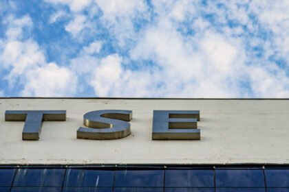 TSE determina exclusão de postagens que associam vídeo falso a comício de Lula em São Paulo