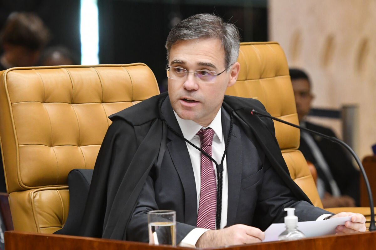 TSE ordena exclusão de vídeo de deputados sobre propostas atribuídas a Flávio Bolsonaro