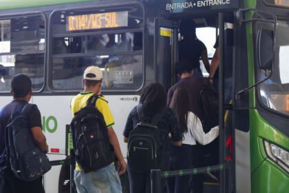 Transporte coletivo gratuito garante acesso às urnas neste domingo em todo o Brasil