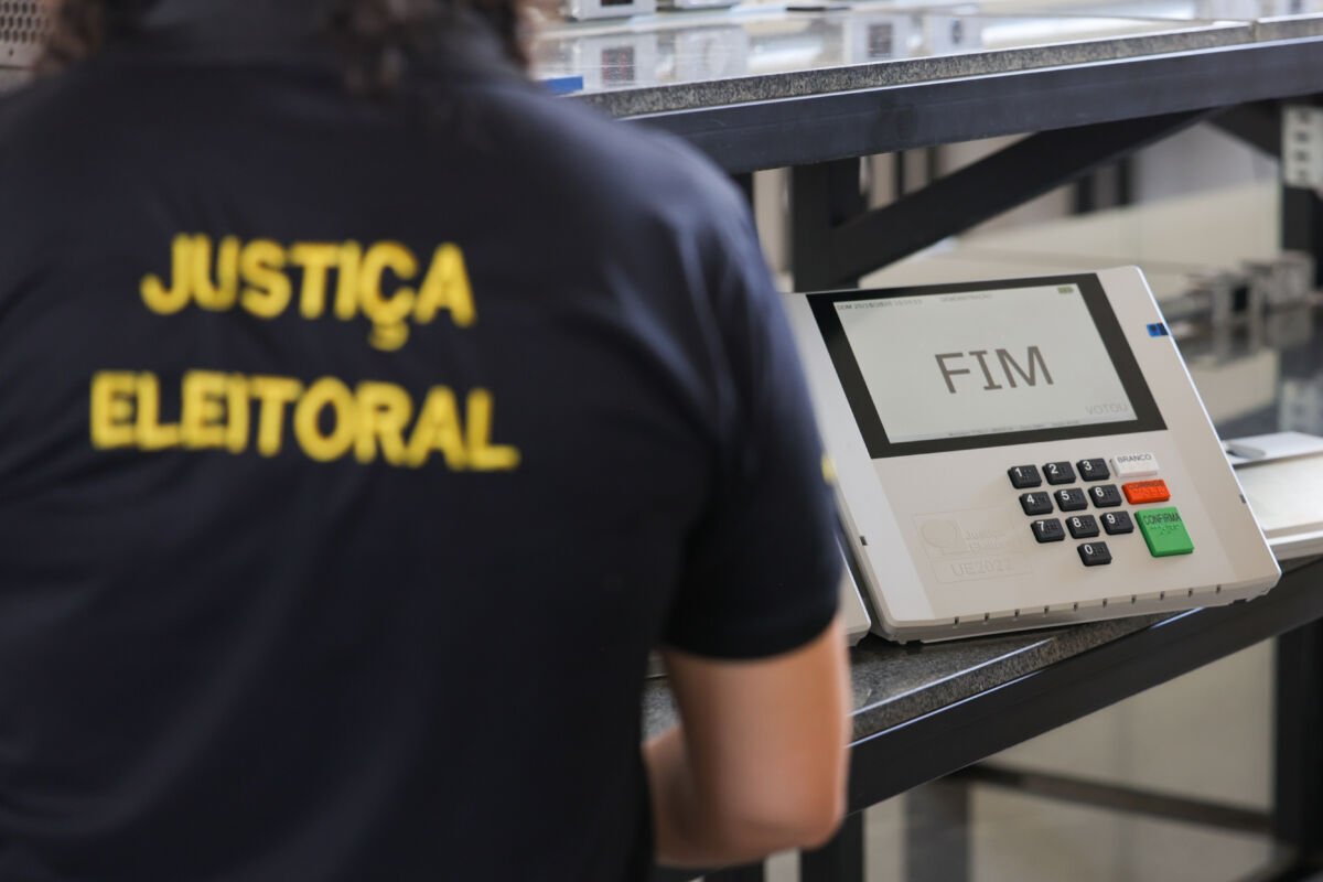 Tribunais eleitorais selecionam urnas para auditoria decisiva do segundo turno