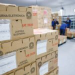 Tribunais finalizam logística de 560 mil urnas eletrônicas para o pleito deste domingo