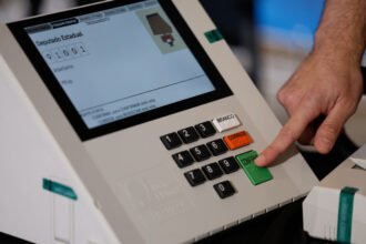 Urna eletrônica em 2026 exige voto para seis cargos e terá barra de progresso na tela