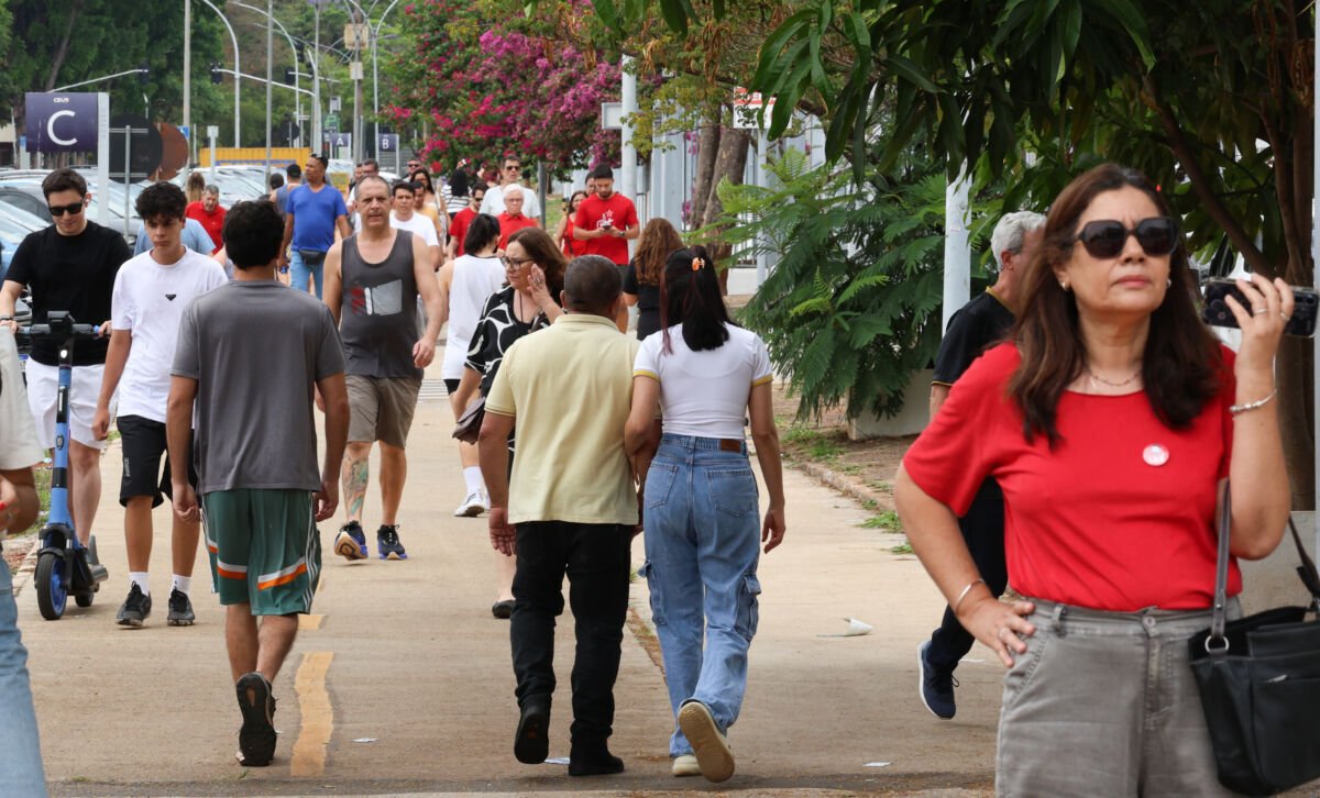 Violência política no Brasil atinge patamar recorde com foco desproporcional em mulheres