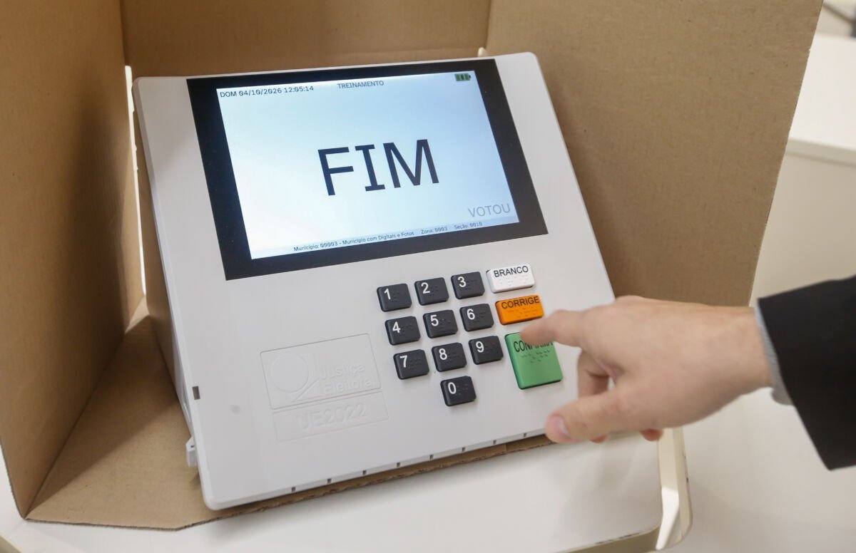 Votos em candidatos com registro irregular podem ser anulados após o pleito de outubro