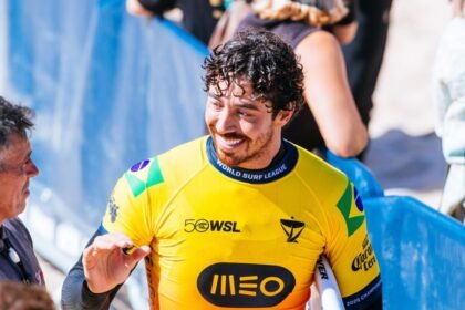 Yago Dora, Ítalo Ferreira e Gabriel Medina avançam às quartas de final em Peniche