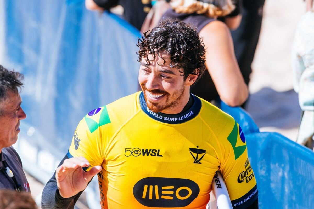 Yago Dora, Ítalo Ferreira e Gabriel Medina avançam às quartas de final em Peniche